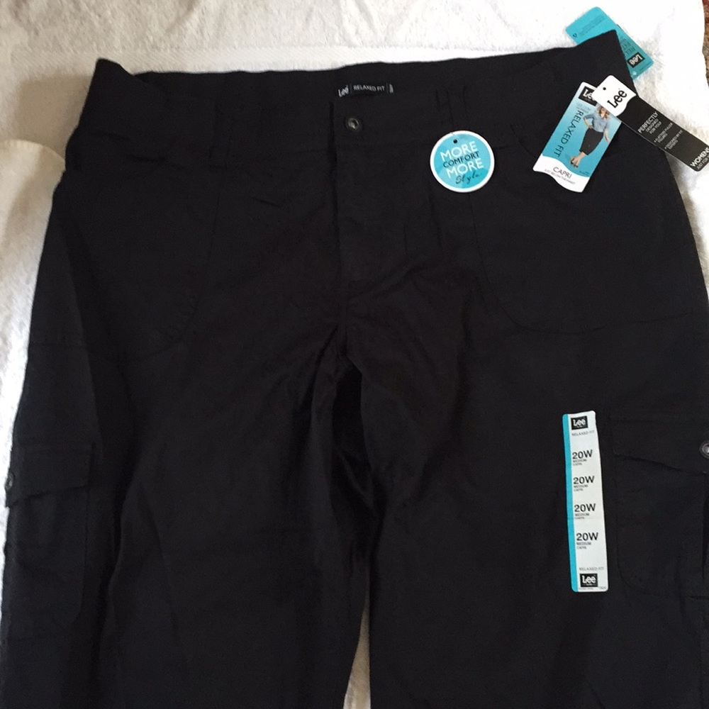 NWT Lee Capris, Black size 20W